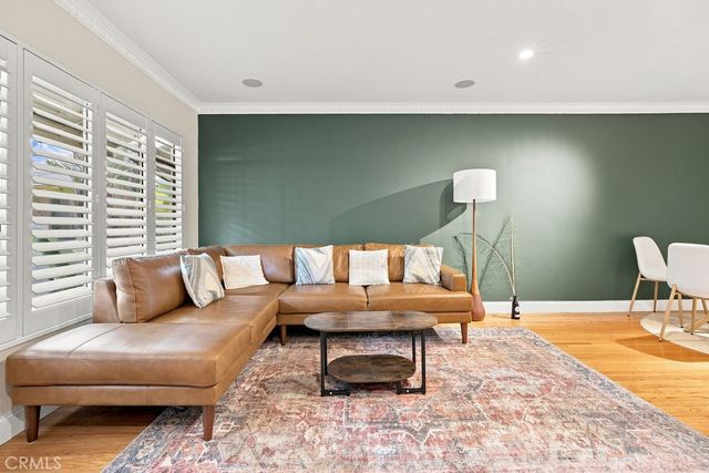 1615 N Laurel Avenue 214, Hollywood, CA 90046