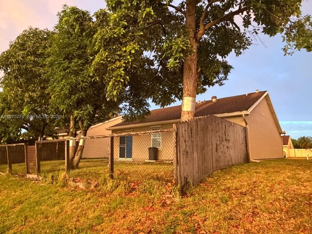 22979 Sandalfoot Boulevard, Boca Raton, FL 33428