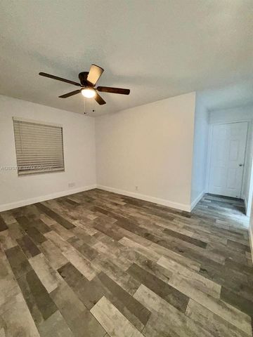 22979 Sandalfoot Boulevard, Boca Raton, FL 33428