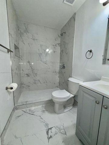 22979 Sandalfoot Boulevard, Boca Raton, FL 33428