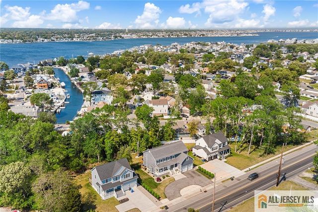 316 Mantoloking Road, Brick, NJ 08723