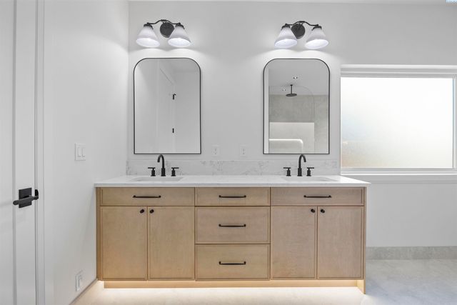 2871 Savanna Ave, Richland, WA 99352