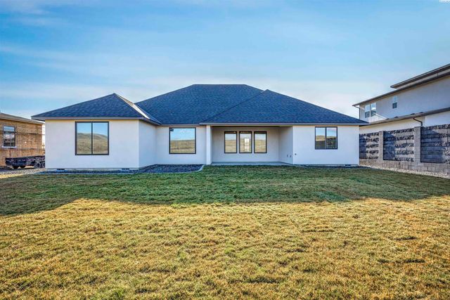 2871 Savanna Ave, Richland, WA 99352