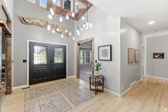 5 QUIETWOOD LN, Sandy, UT 84092