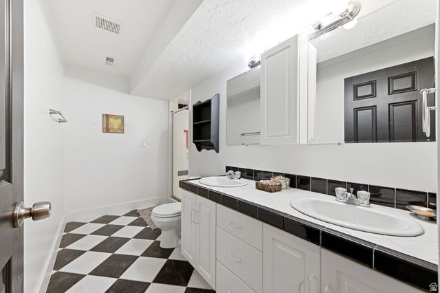 5 QUIETWOOD LN, Sandy, UT 84092