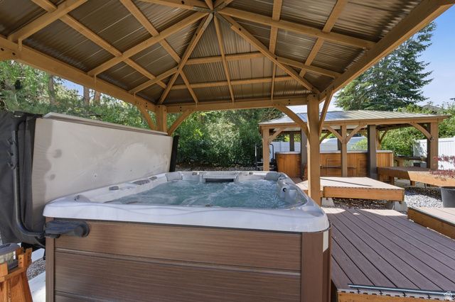 5 QUIETWOOD LN, Sandy, UT 84092