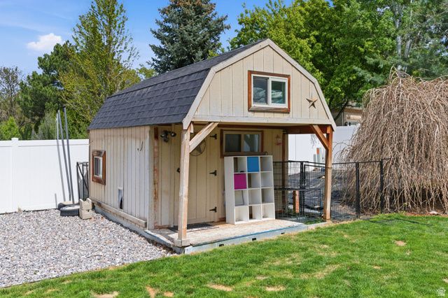 5 QUIETWOOD LN, Sandy, UT 84092