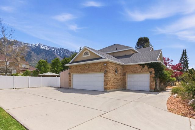 5 QUIETWOOD LN, Sandy, UT 84092