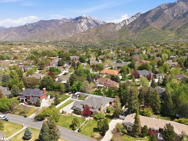 5 QUIETWOOD LN, Sandy, UT 84092
