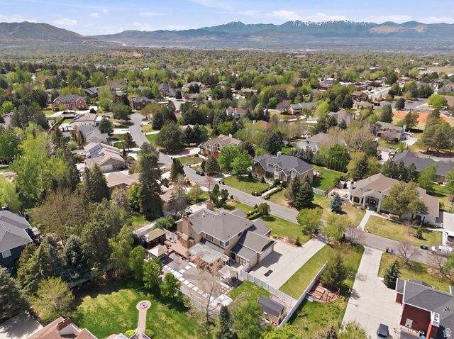 5 QUIETWOOD LN, Sandy, UT 84092