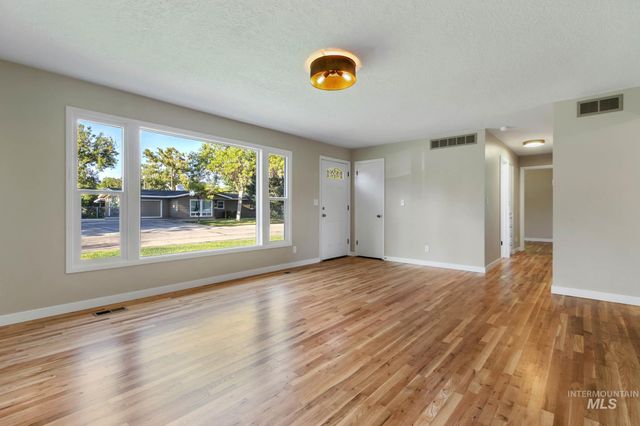 1905 W Bedford, Boise, ID 83705
