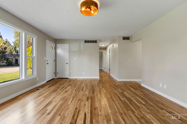 1905 W Bedford, Boise, ID 83705