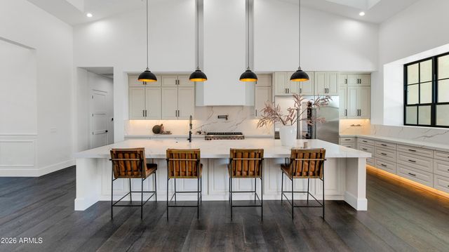 10229 N 64th Street, Paradise Valley, AZ 85253