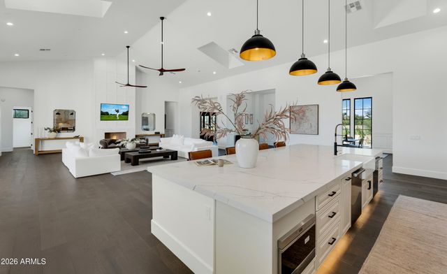 10229 N 64th Street, Paradise Valley, AZ 85253