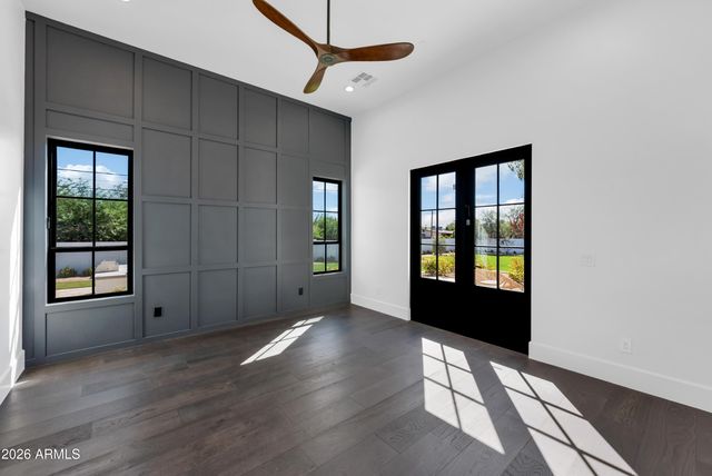 10229 N 64th Street, Paradise Valley, AZ 85253