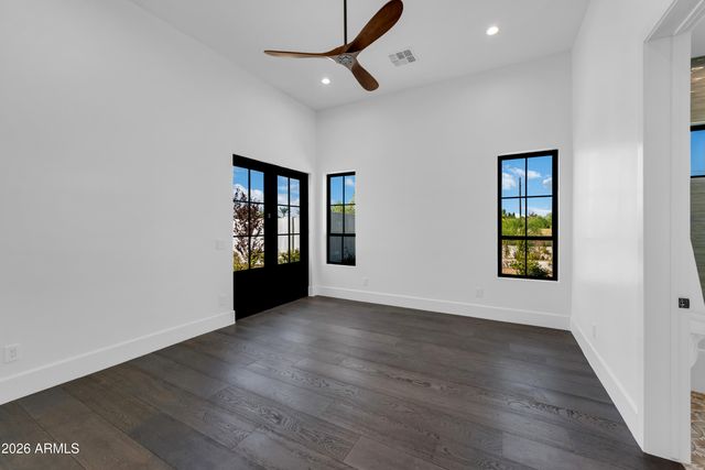 10229 N 64th Street, Paradise Valley, AZ 85253