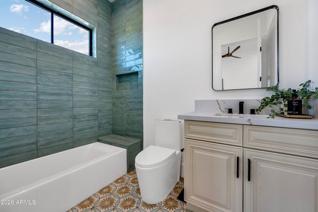 10229 N 64th Street, Paradise Valley, AZ 85253