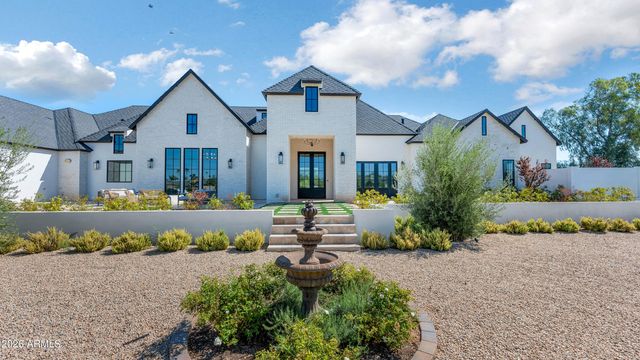 10229 N 64th Street, Paradise Valley, AZ 85253