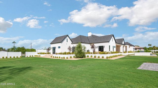 10229 N 64th Street, Paradise Valley, AZ 85253