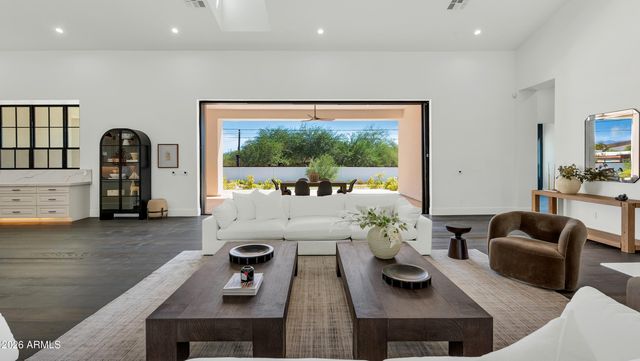 10229 N 64th Street, Paradise Valley, AZ 85253
