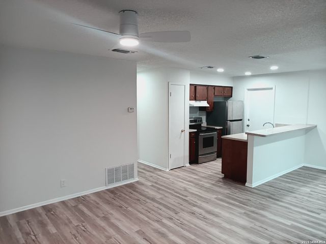 7526 Valley Oak, Live Oak, TX 78233