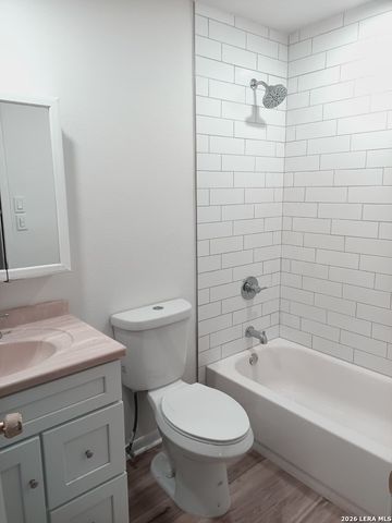 7526 Valley Oak, Live Oak, TX 78233