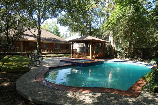 123 N Acacia Park Circle, The Woodlands, TX 77382