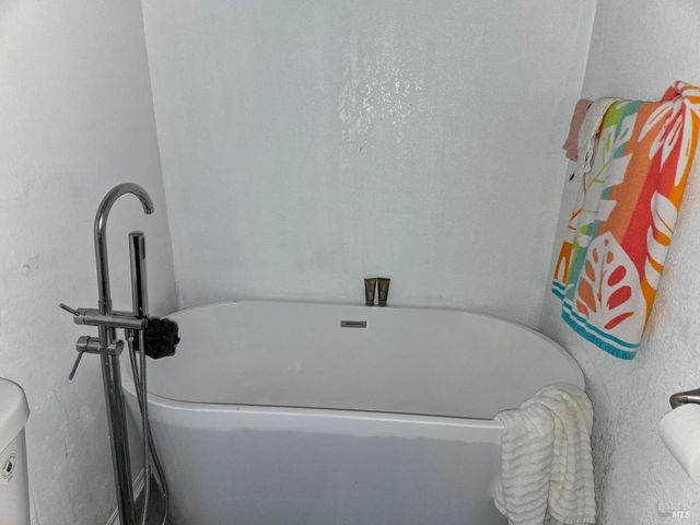 1946 Lupine Way, Willits, CA 95490