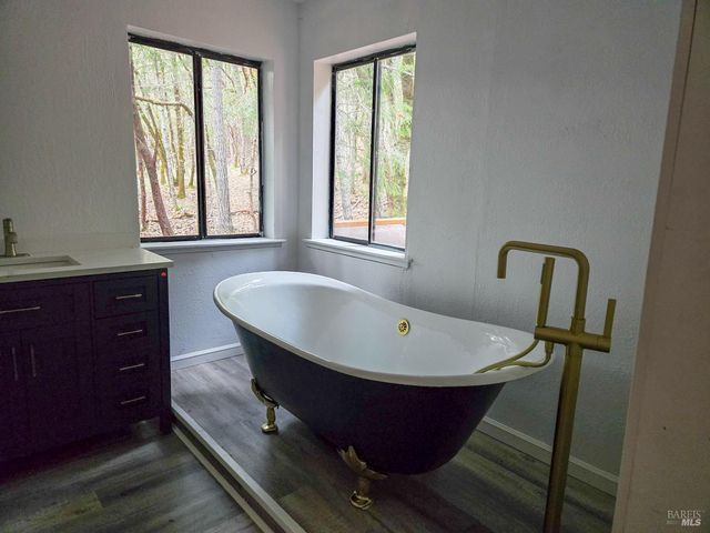 1946 Lupine Way, Willits, CA 95490