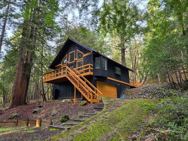 1946 Lupine Way, Willits, CA 95490