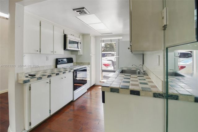 3044 SW 27th Ave 9, Miami, FL 33133