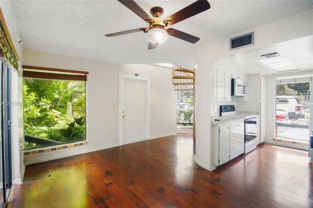 3044 SW 27th Ave 9, Miami, FL 33133
