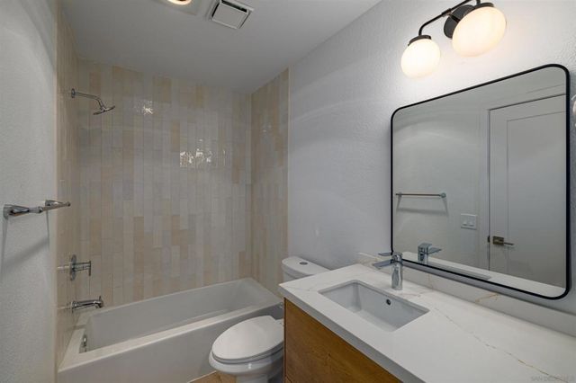 3020 Cowley Way 204, San Diego, CA 92117