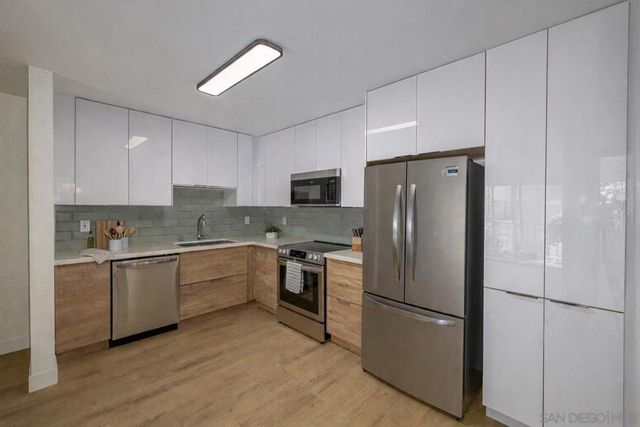 3020 Cowley Way 204, San Diego, CA 92117