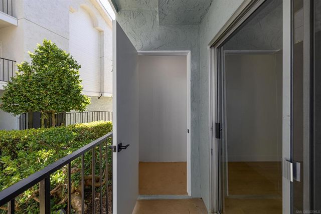 3020 Cowley Way 204, San Diego, CA 92117