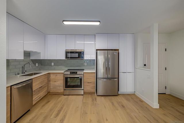 3020 Cowley Way 204, San Diego, CA 92117