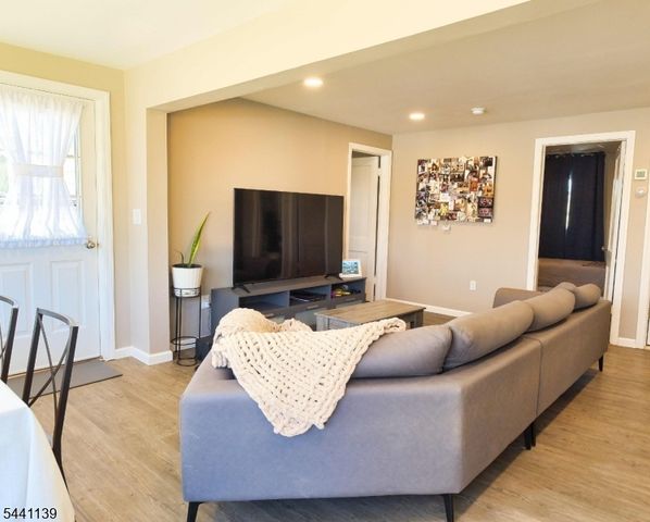 54 Tintle Ave, West Milford Twp., NJ 07480