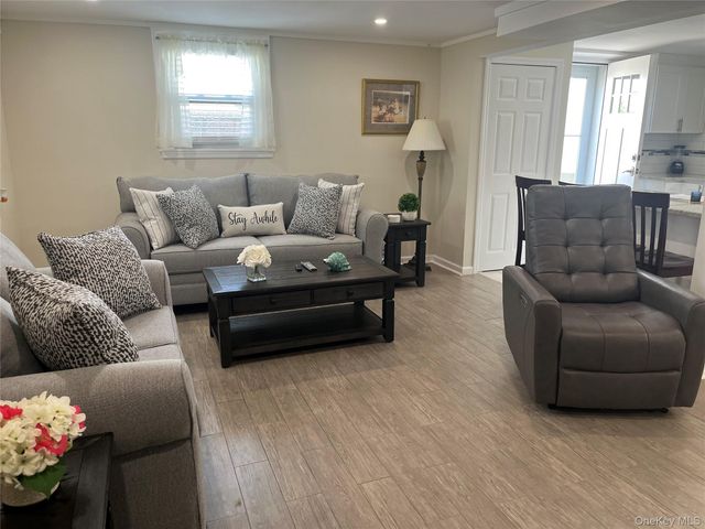 321 W Walnut Street 2, Long Beach, NY 11561