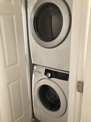 321 W Walnut Street 2, Long Beach, NY 11561