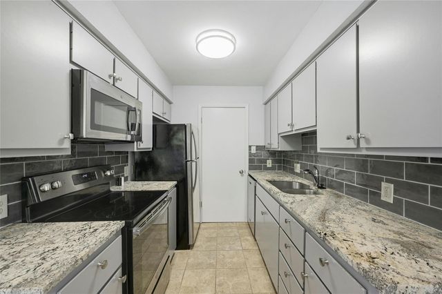 9226 Jollyville RD 221, Austin, TX 78759