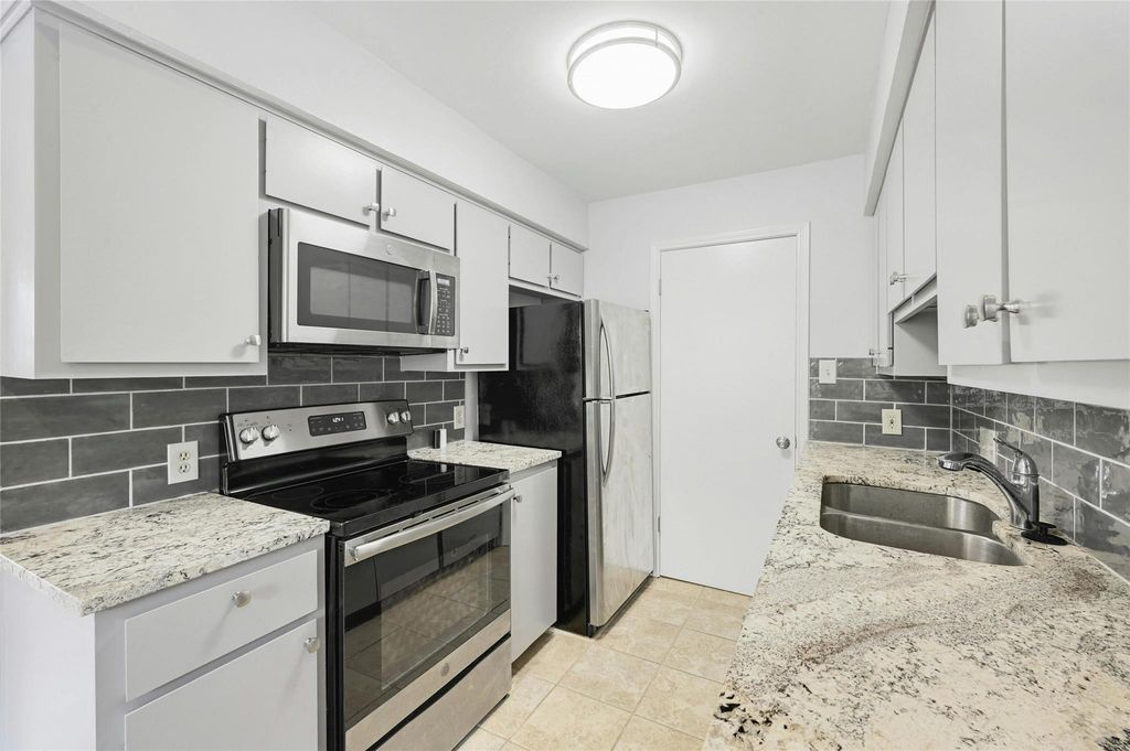 9226 Jollyville RD 221, Austin, TX 78759