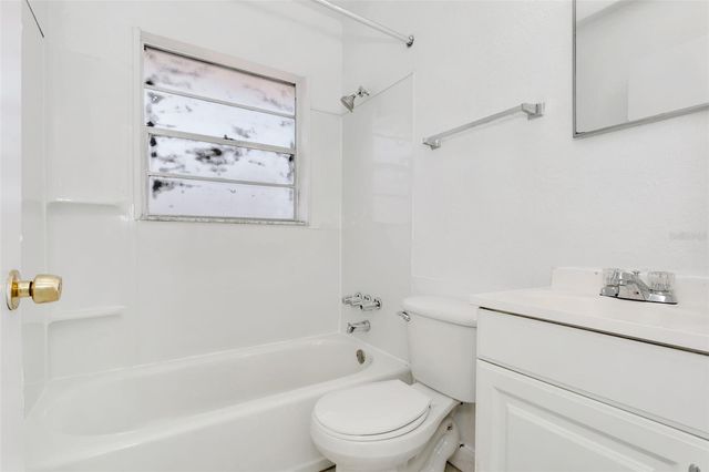 810 21ST AVENUE W, Bradenton, FL 34205