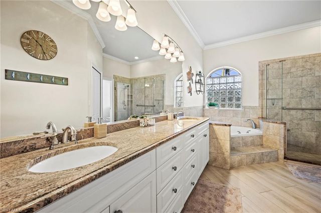 10630 Woodchuck LN, Bonita Springs, FL 34135