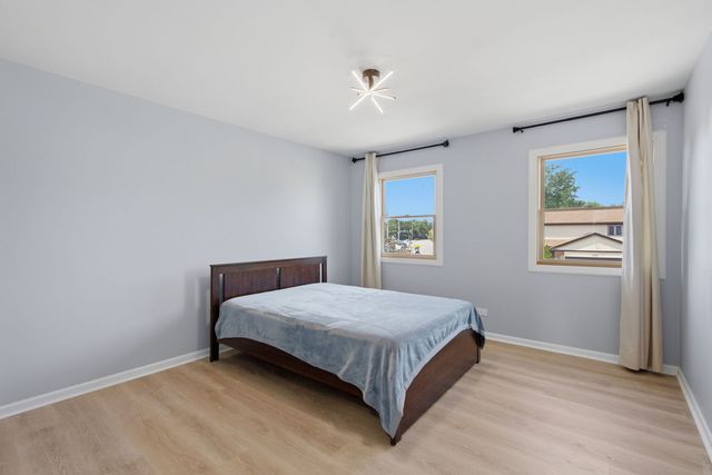 1623 W Bray Court, Arlington Heights, IL 60005