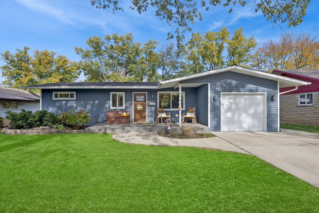 1048 E 8th Street, Lockport, IL 60441