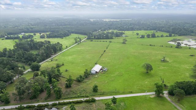 2760 Stringtown Road, Shepherd, TX 77371