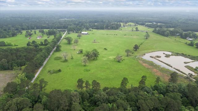2760 Stringtown Road, Shepherd, TX 77371
