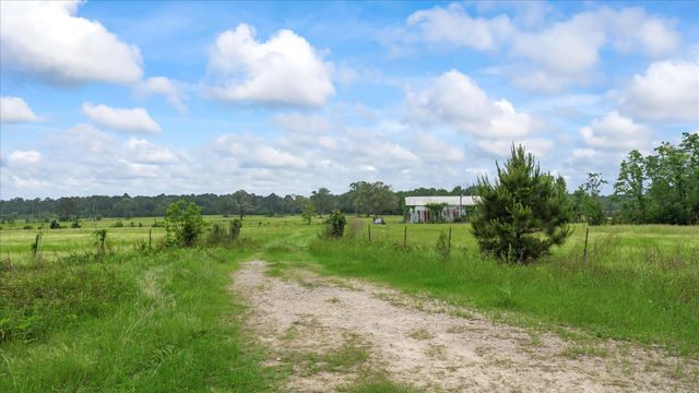 2760 Stringtown Road, Shepherd, TX 77371