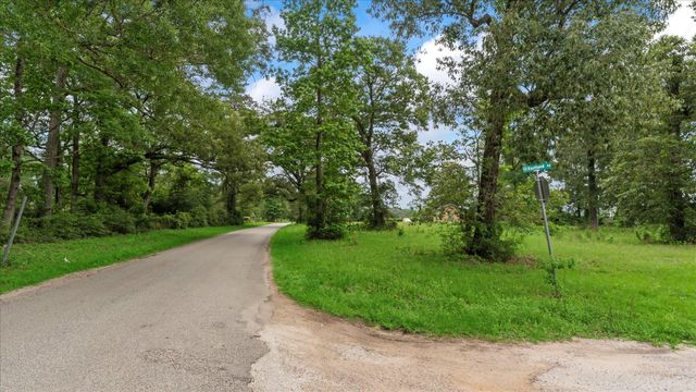2760 Stringtown Road, Shepherd, TX 77371