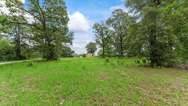 2760 Stringtown Road, Shepherd, TX 77371